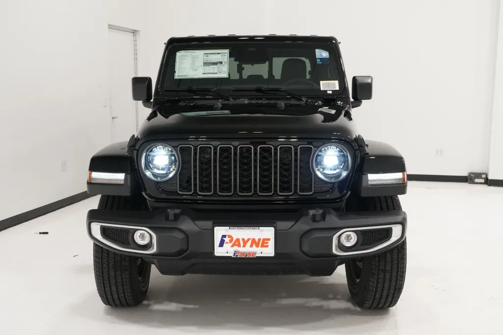 2026 Jeep Gladiator Sahara