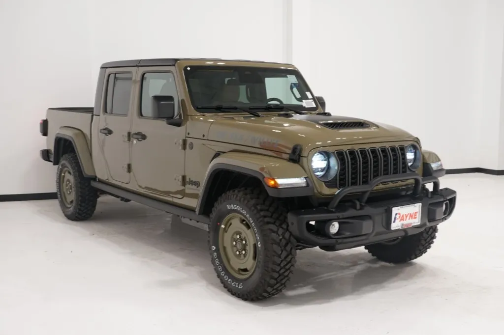 2026 Jeep Gladiator Convoy