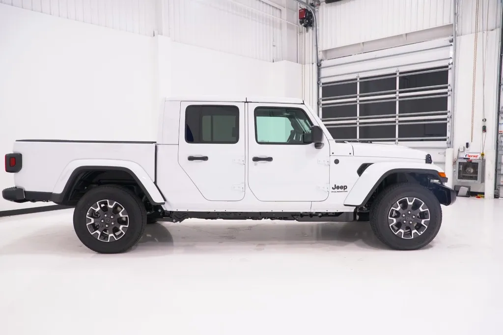 2026 Jeep Gladiator Sahara 2026 Jeep Gladiator Sahara