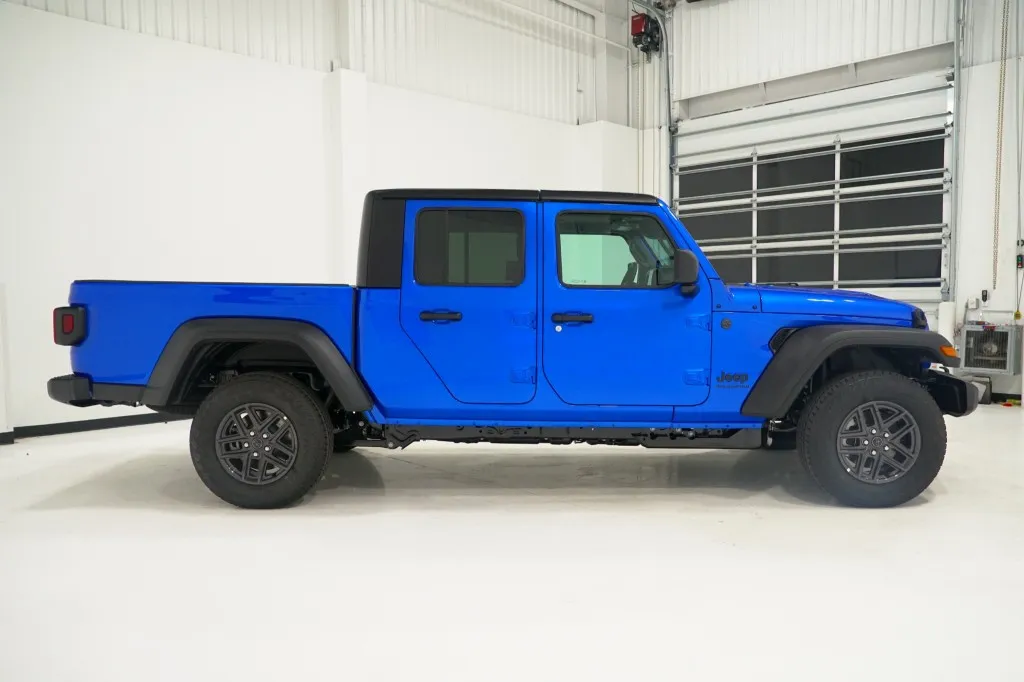 2026 Jeep Gladiator Sport S 2026 Jeep Gladiator Sport S