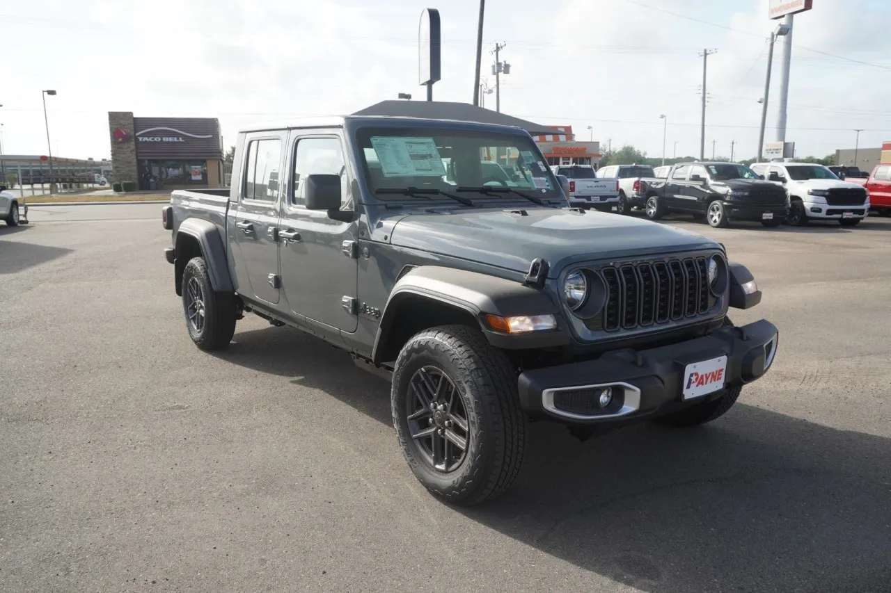 2026 Jeep Gladiator Sport