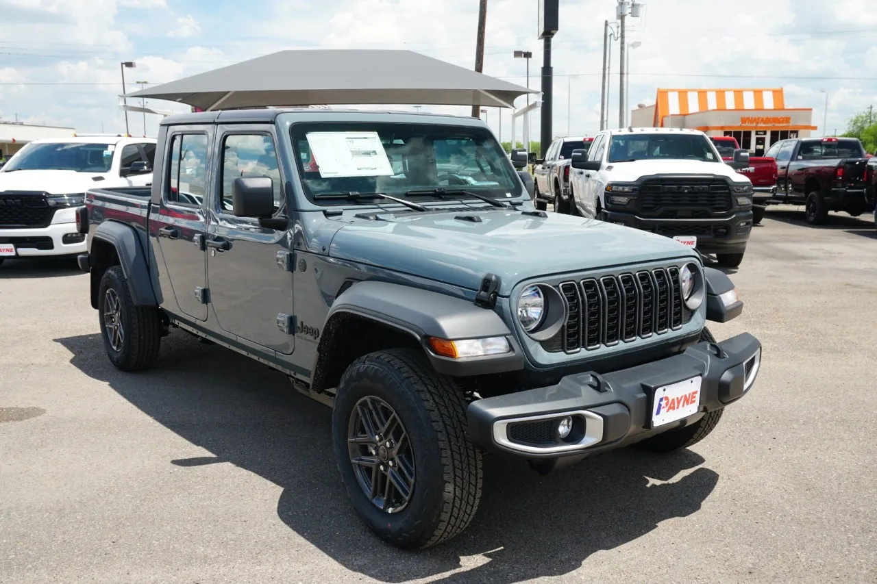 2026 Jeep Gladiator Sport