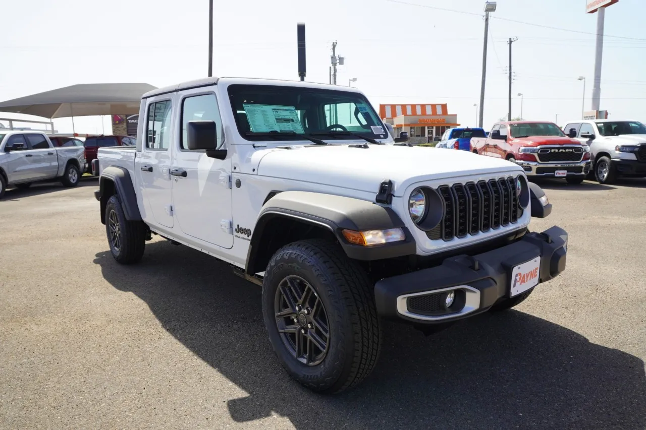 2026 Jeep Gladiator Sport