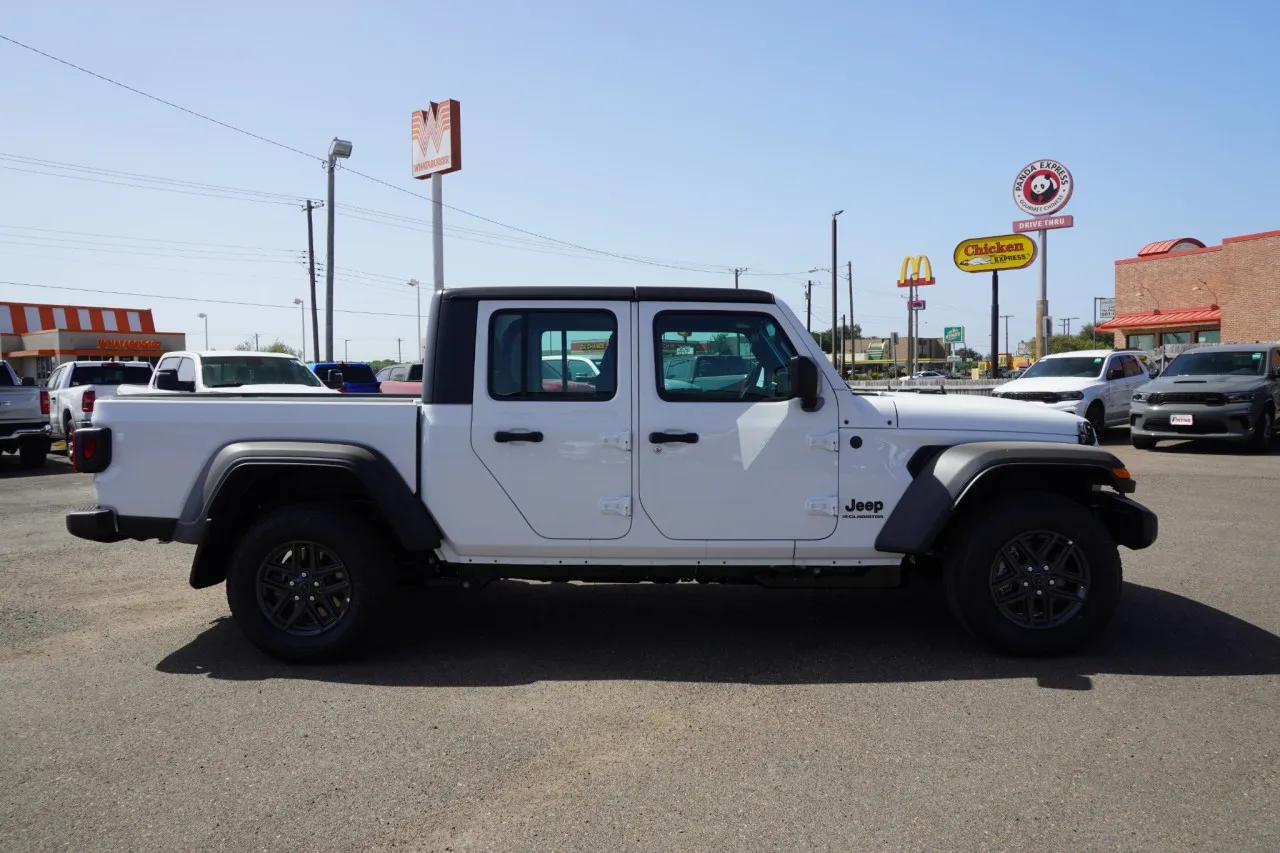 2026 Jeep Gladiator Sport