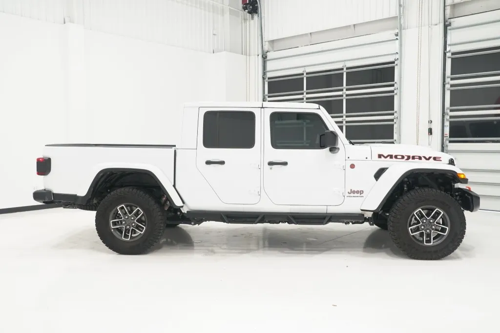 2025 Jeep Gladiator Mojave
