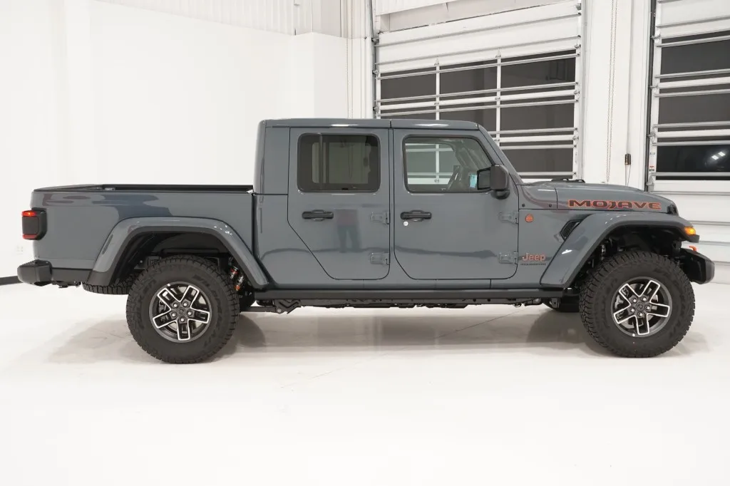 2026 Jeep Gladiator Mojave 4x4 2026 Jeep Gladiator Mojave 4x4