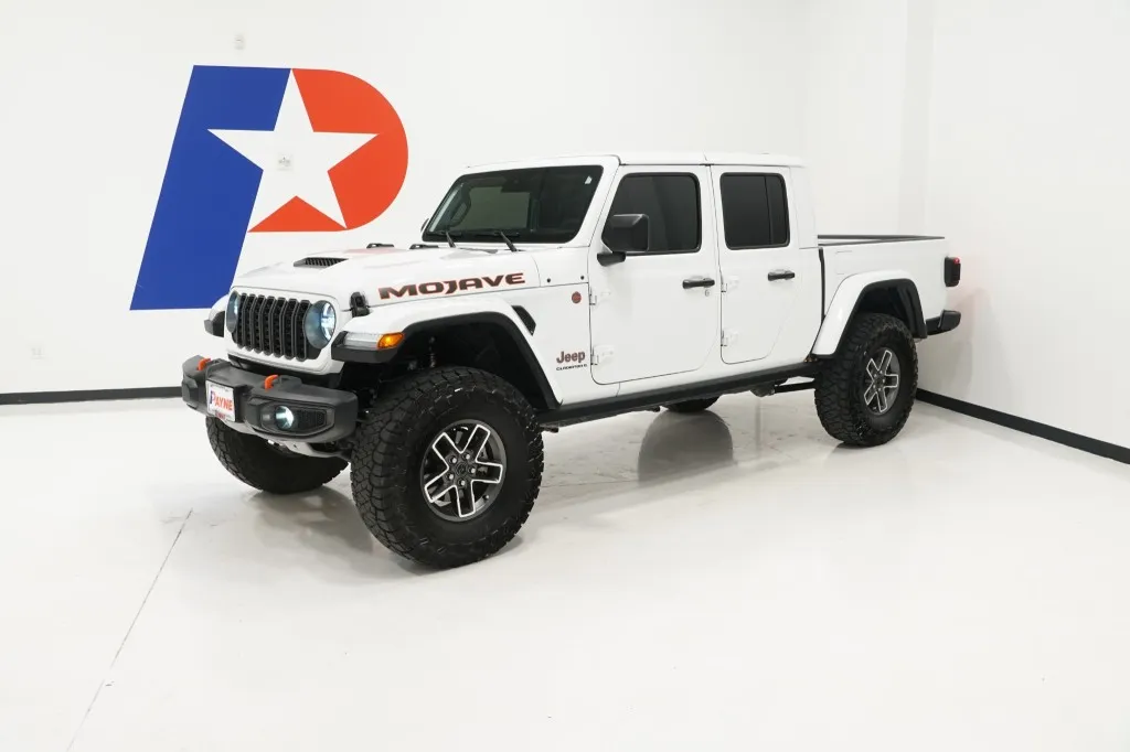 2025 Jeep Gladiator Mojave's photo