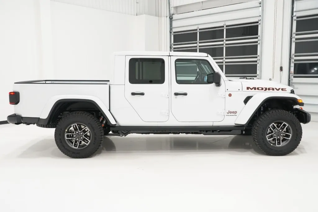 2026 Jeep Gladiator Mojave 4x4