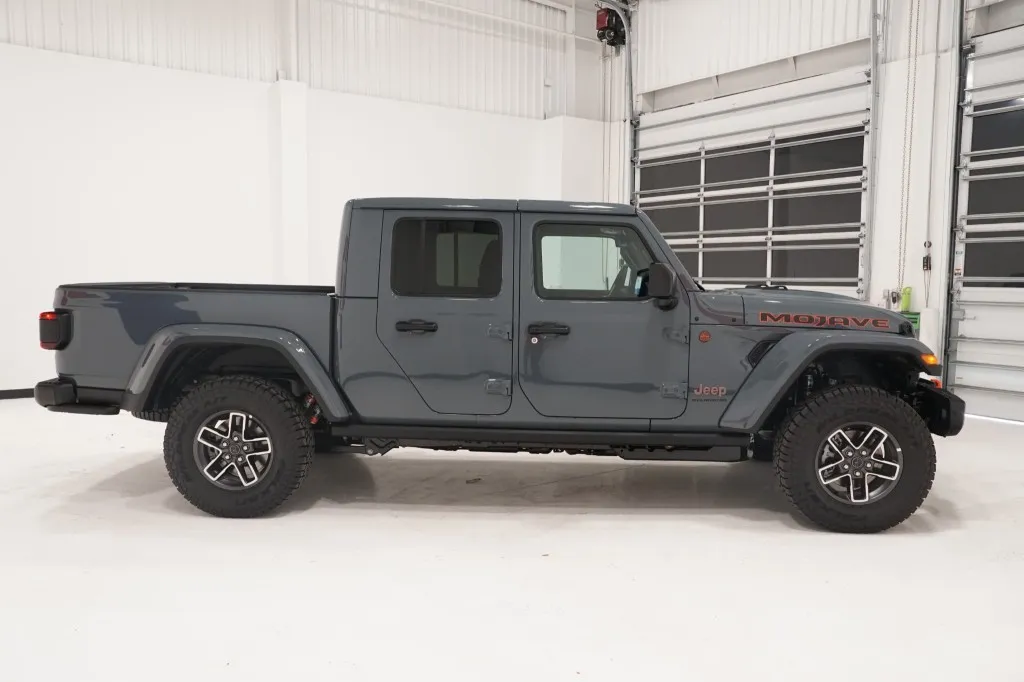 2026 Jeep Gladiator Mojave 4x4 2026 Jeep Gladiator Mojave 4x4