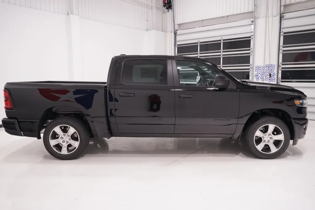 2027 RAM 1500 Express 2027 RAM 1500 Express