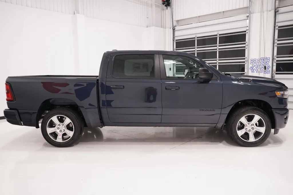 2027 RAM 1500 Express