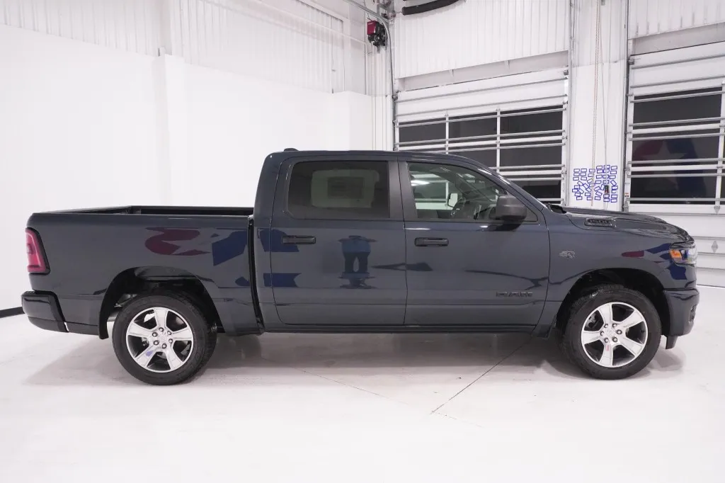 2027 RAM 1500 Express 2027 RAM 1500 Express