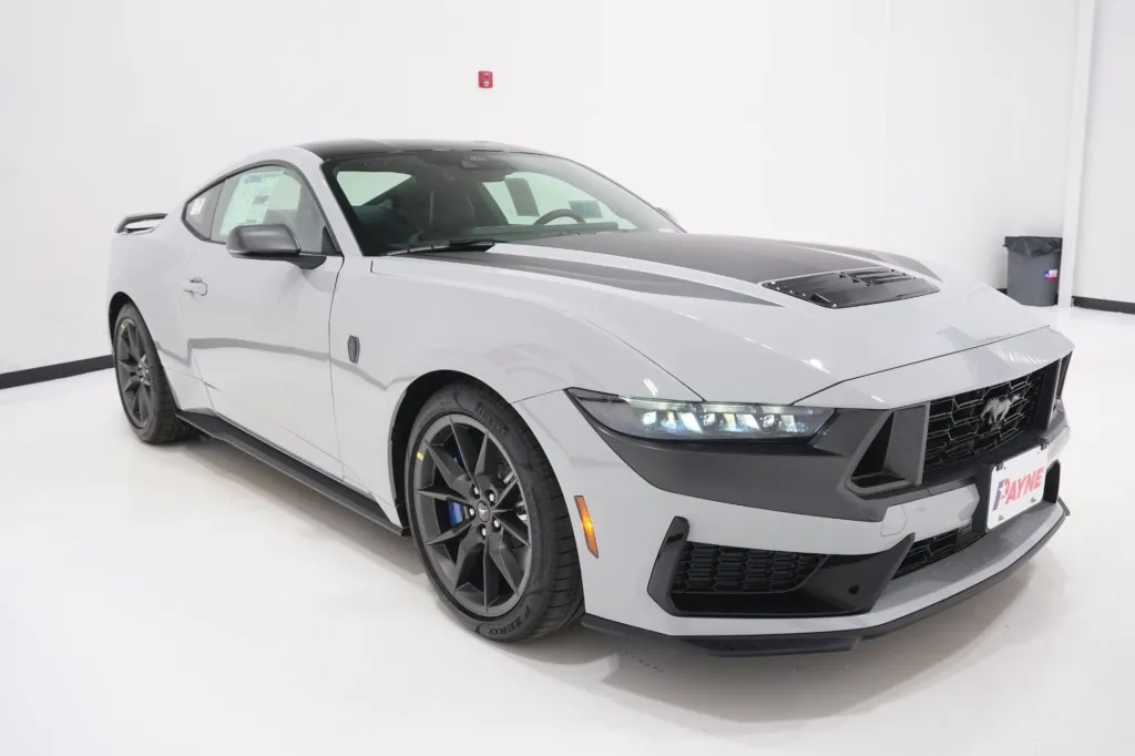 2026 Ford Mustang Dark Horse