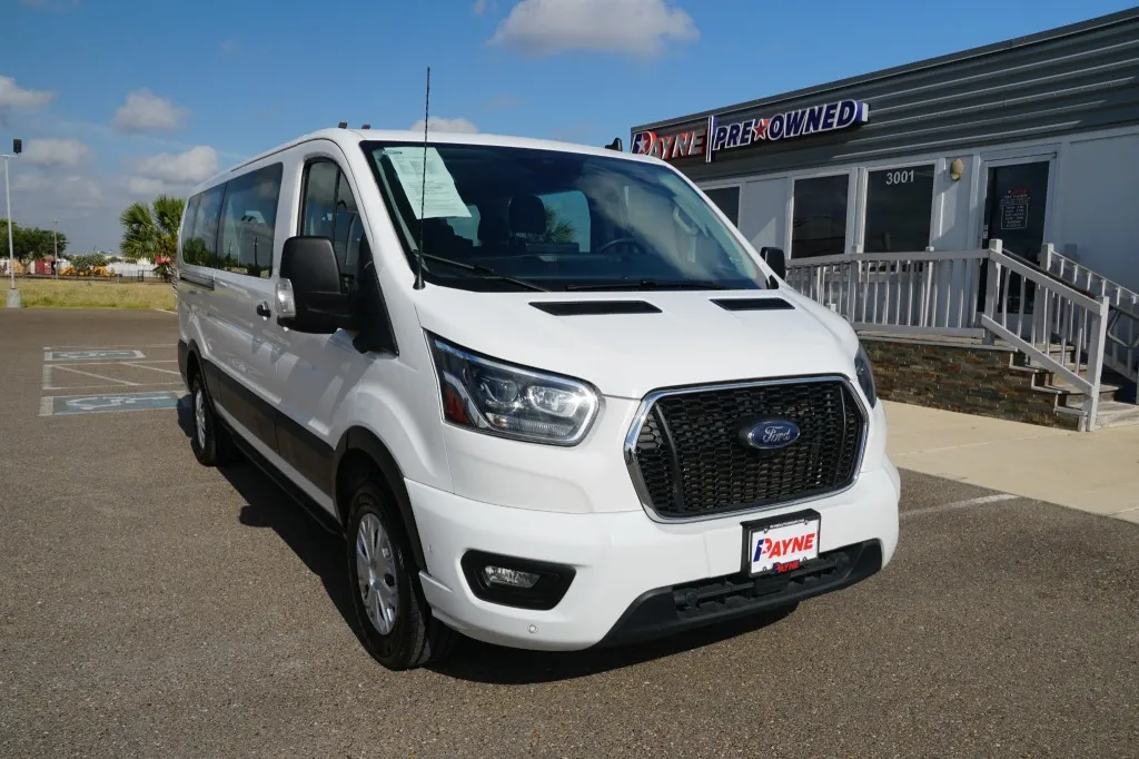 2023 Ford Transit Passenger Wagon XLT