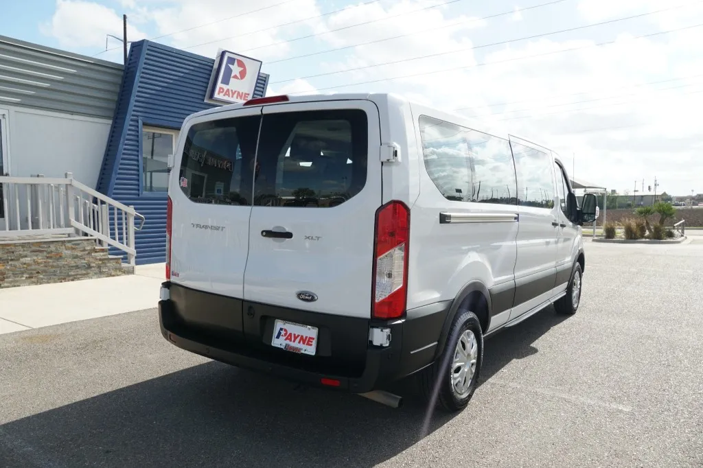 2023 Ford Transit Passenger Wagon XLT