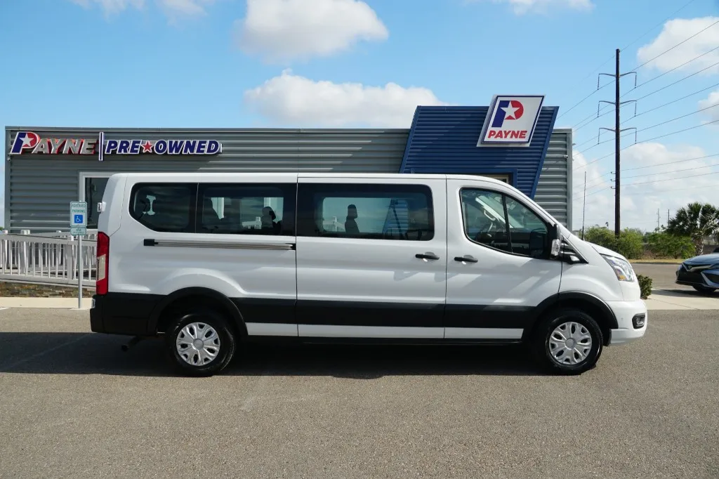 2023 Ford Transit Passenger Wagon XLT