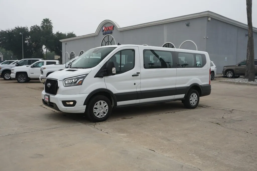 Ford Transit Passenger Van's photo