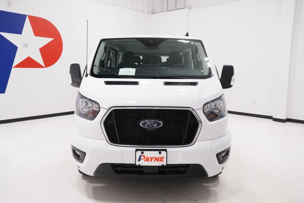 2024 Ford Transit Passenger Wagon XLT