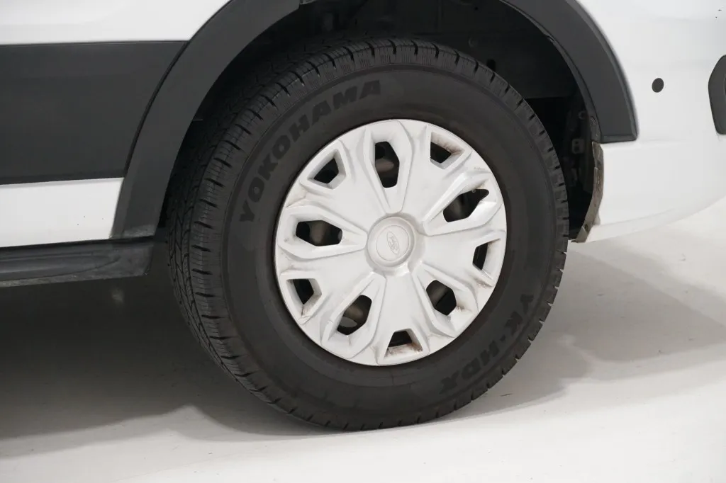 2024 Ford Transit Passenger Wagon XLT