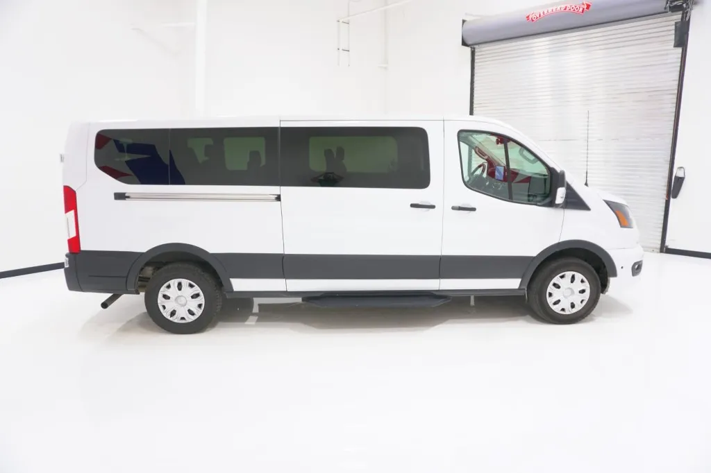 2025 Ford Transit Passenger Wagon XL