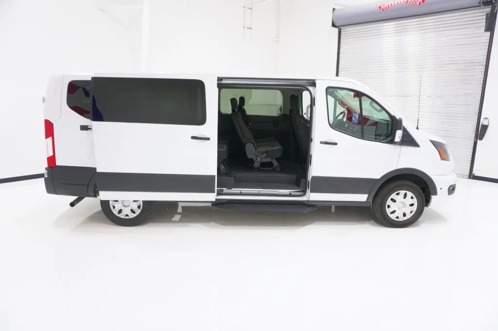 2025 Ford Transit Passenger Wagon XL