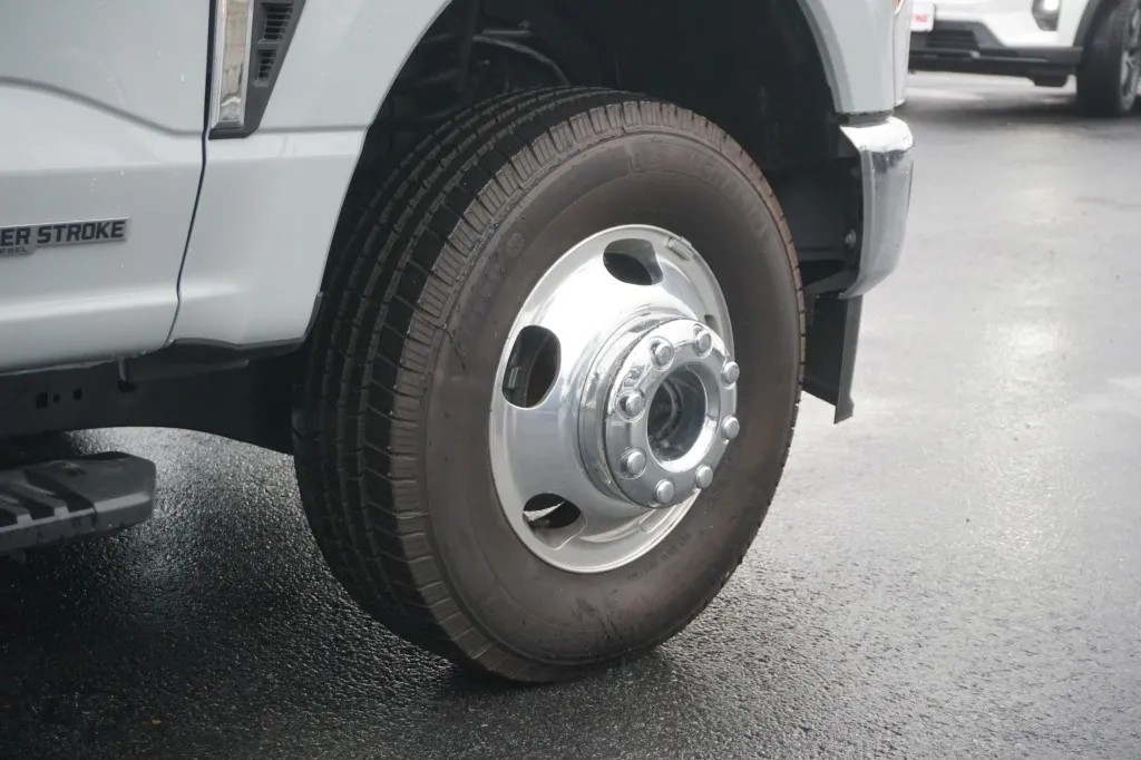 2025 Ford Super Duty F-350 DRW XL