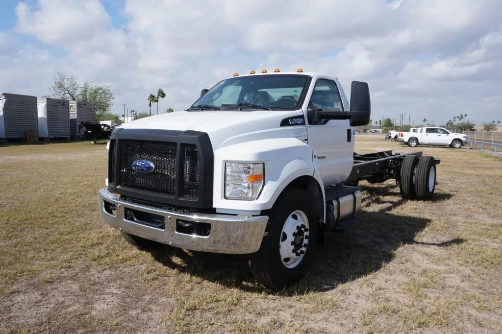 2027 Ford F-650 Straight Frame 