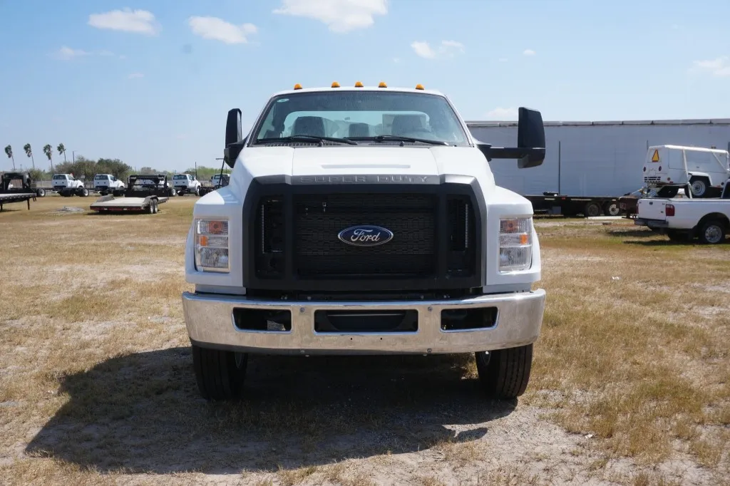 2027 Ford F-650 Straight Frame 