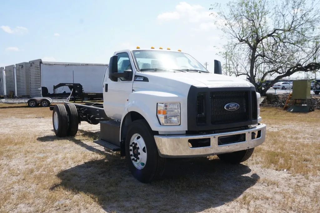2027 Ford F-650 Straight Frame 