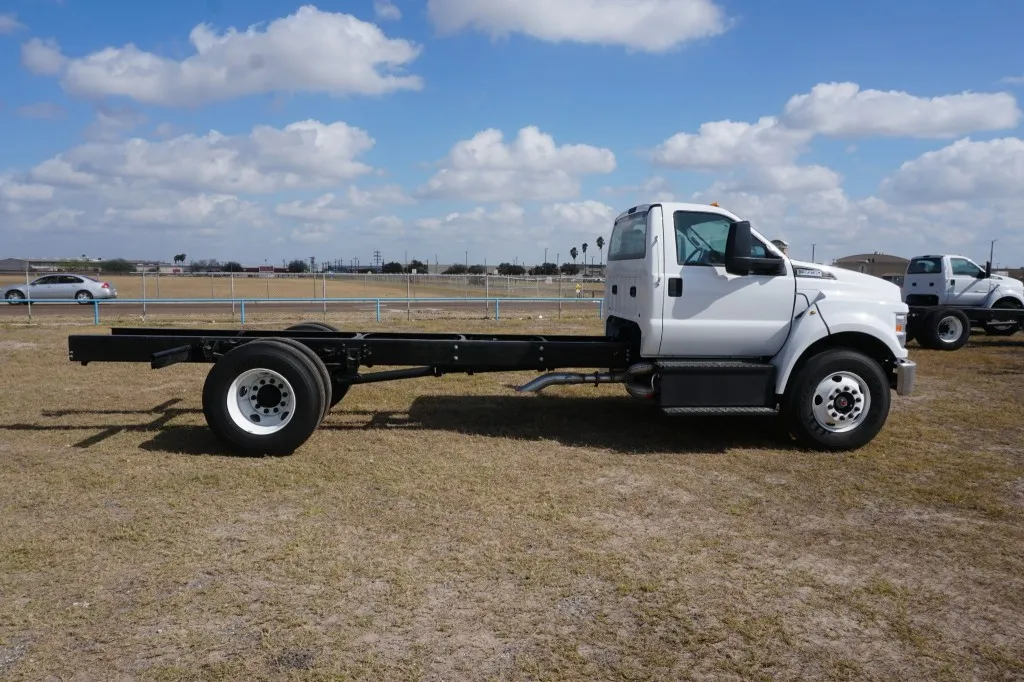 2027 Ford F-650 Straight Frame 