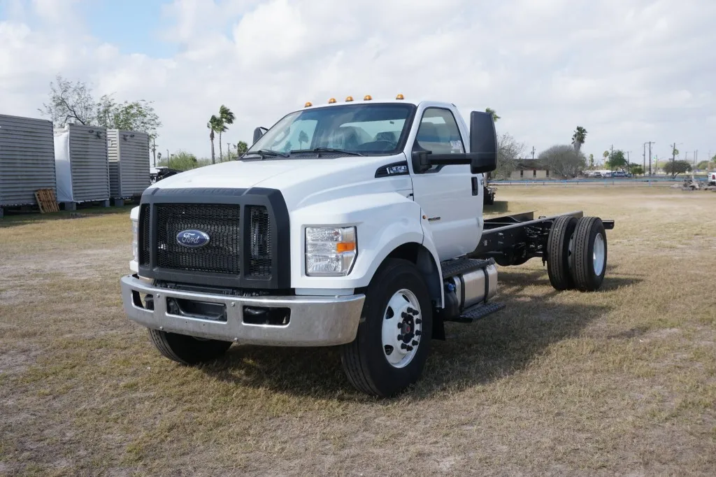 2027 Ford F-650 Straight Frame 