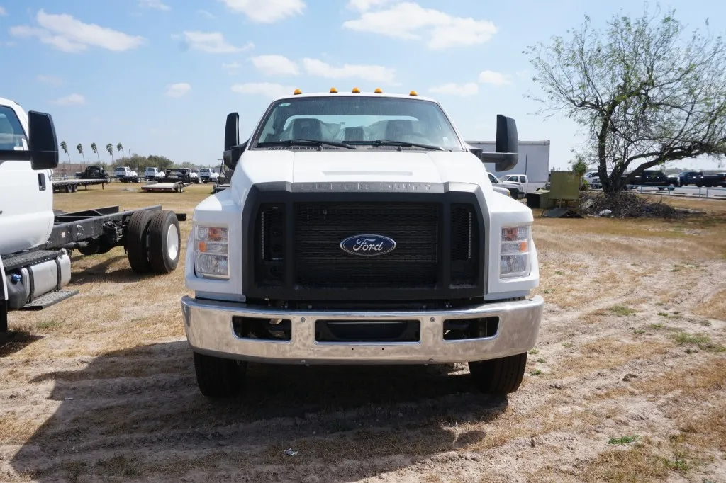 2027 Ford F-650 Straight Frame 