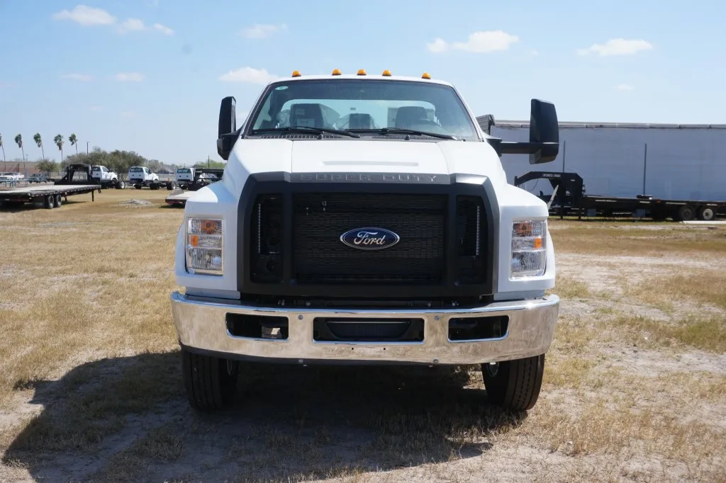 2027 Ford F-650 Straight Frame 