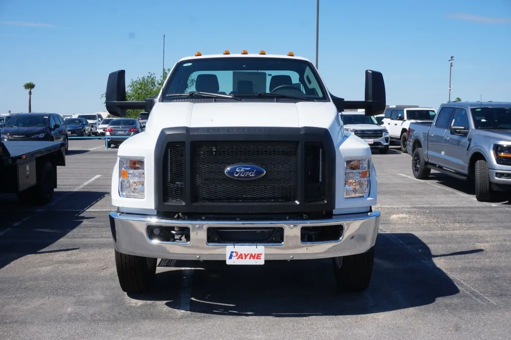 2027 Ford F-750 Straight Frame 