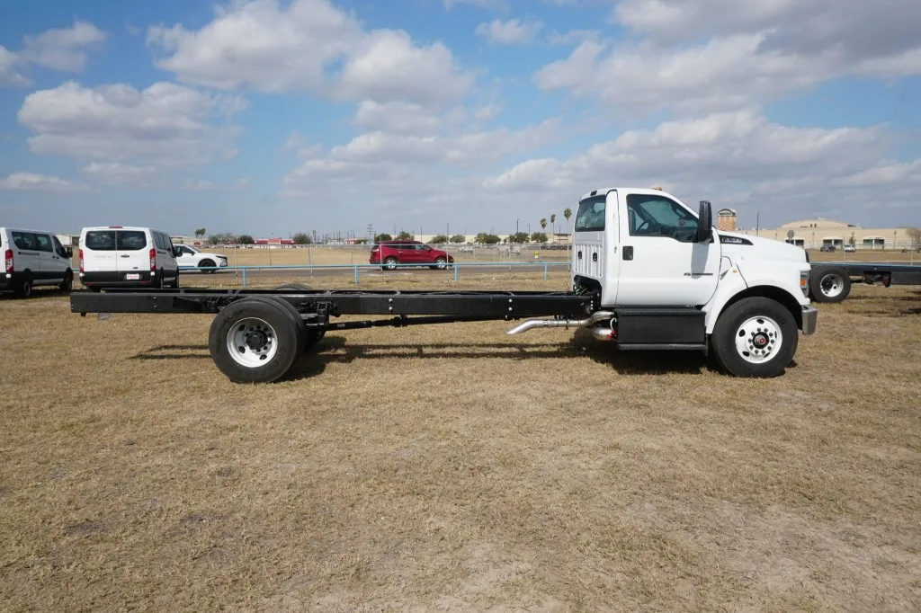 2026 Ford F-750 Straight Frame 