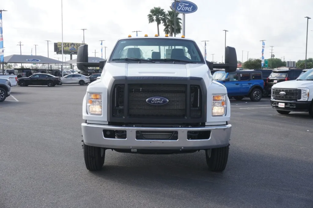 2027 Ford F-750 Straight Frame 