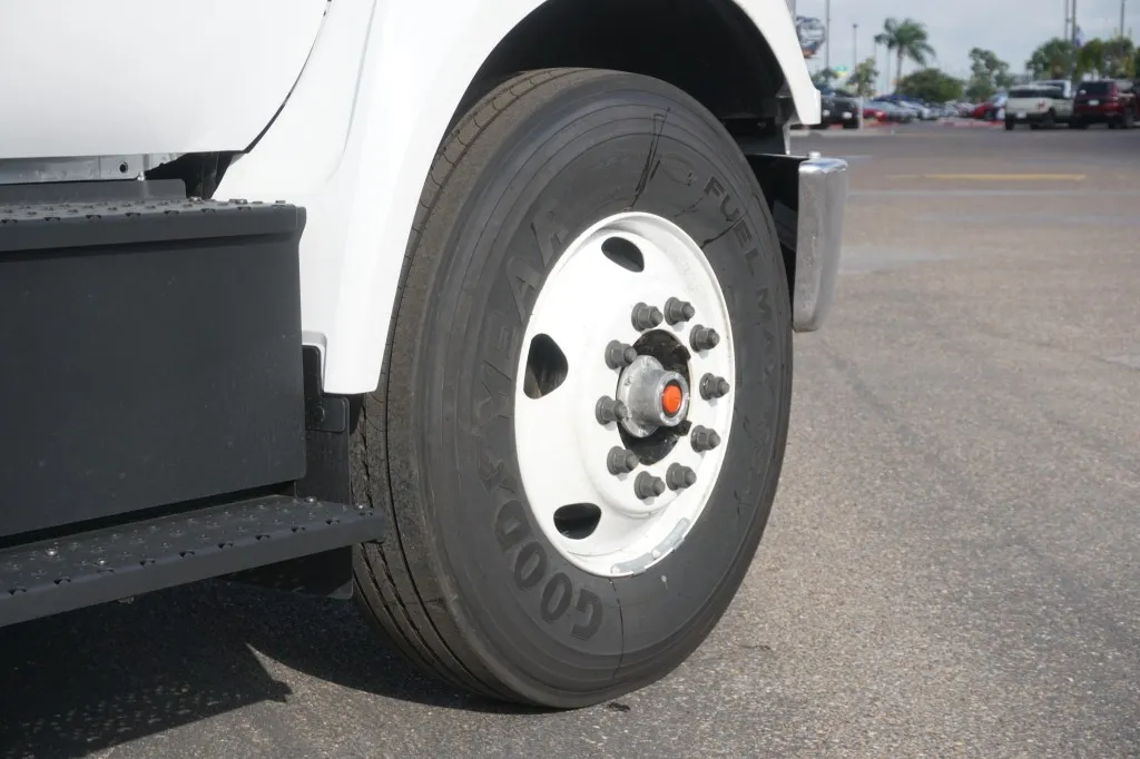 2027 Ford F-750 Straight Frame 