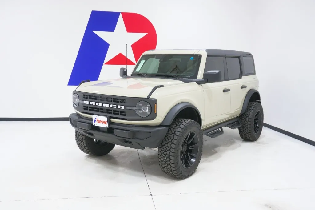 2025 Ford Bronco 4-Door Base's photo