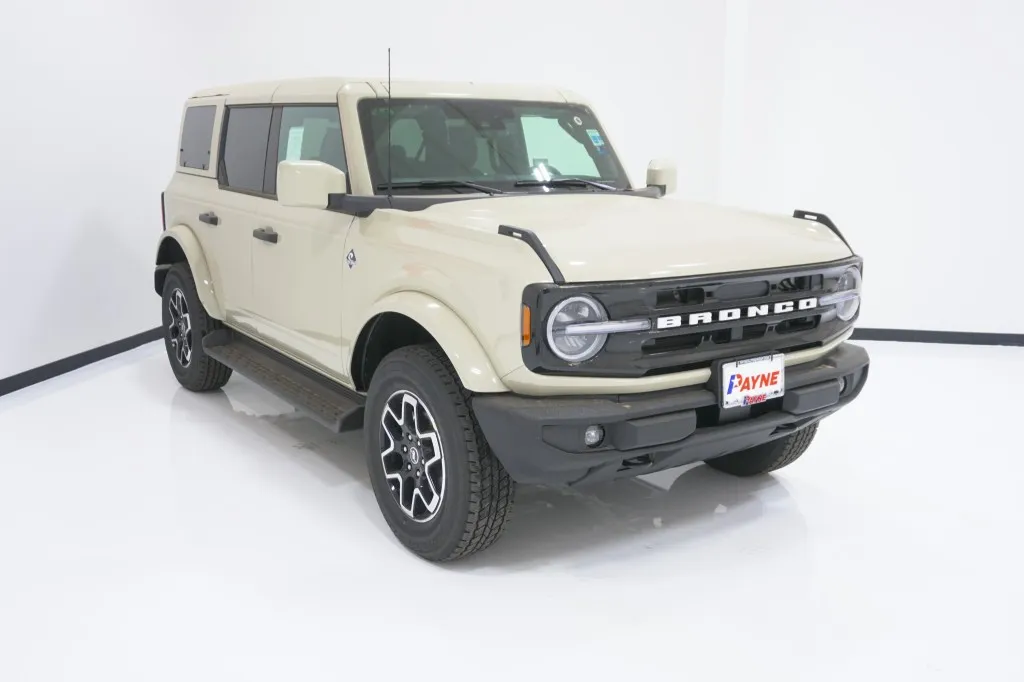 2026 Ford Bronco Outer Banks