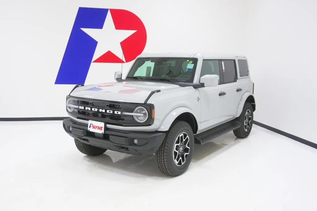2026 Ford Bronco Outer Banks