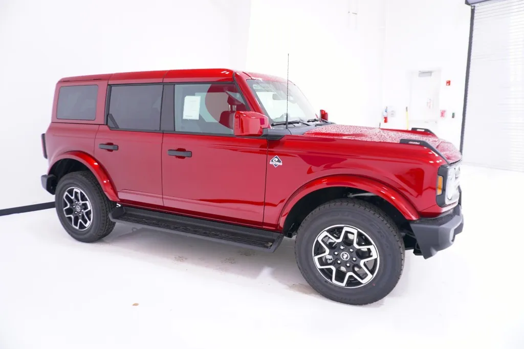 2026 Ford Bronco Outer Banks