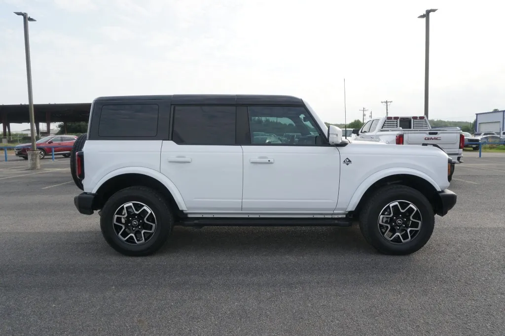 2024 Ford Bronco Outer Banks