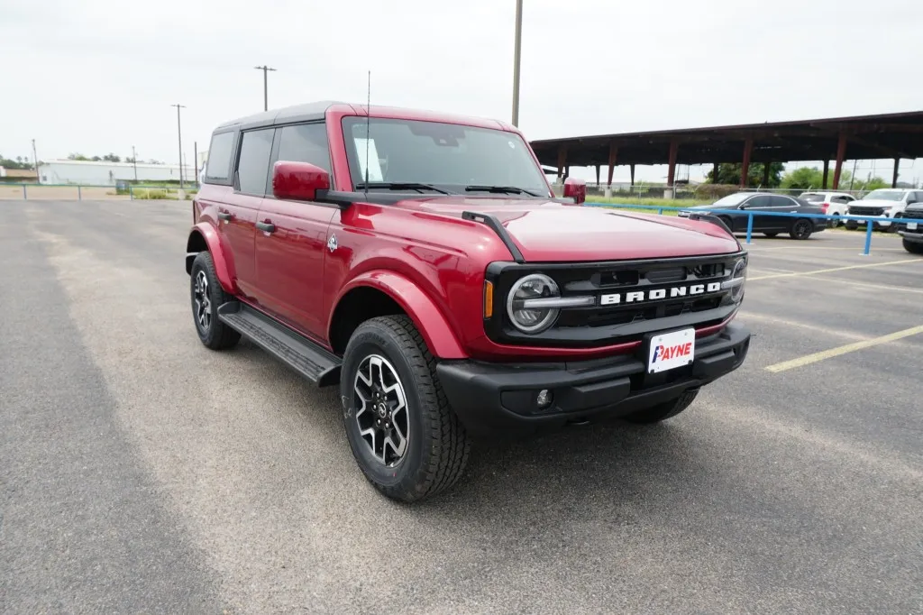 2026 Ford Bronco Outer Banks