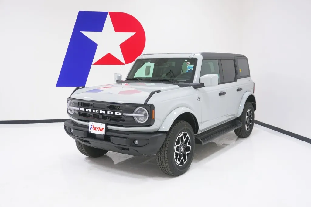 2026 Ford Bronco Outer Banks