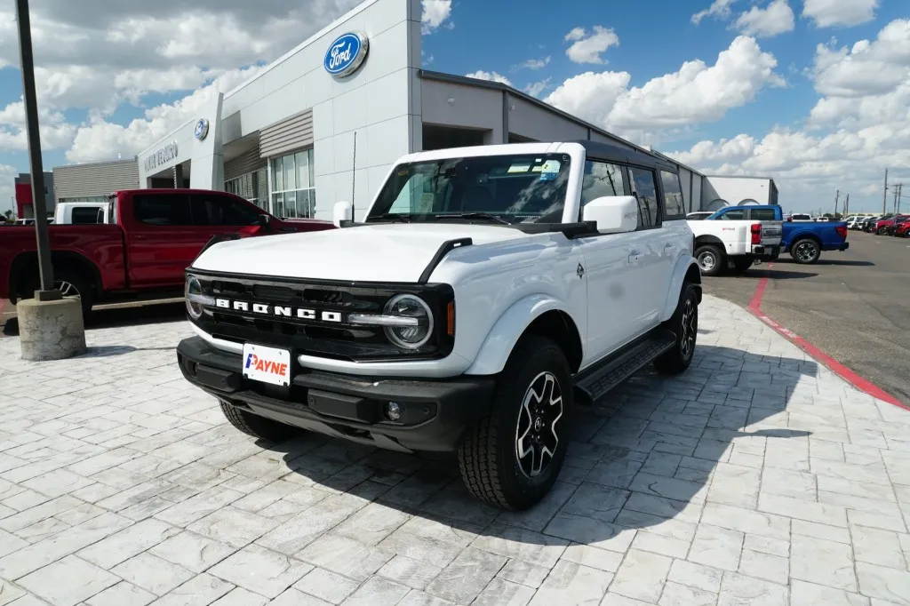 2025 Ford Bronco Outer Banks