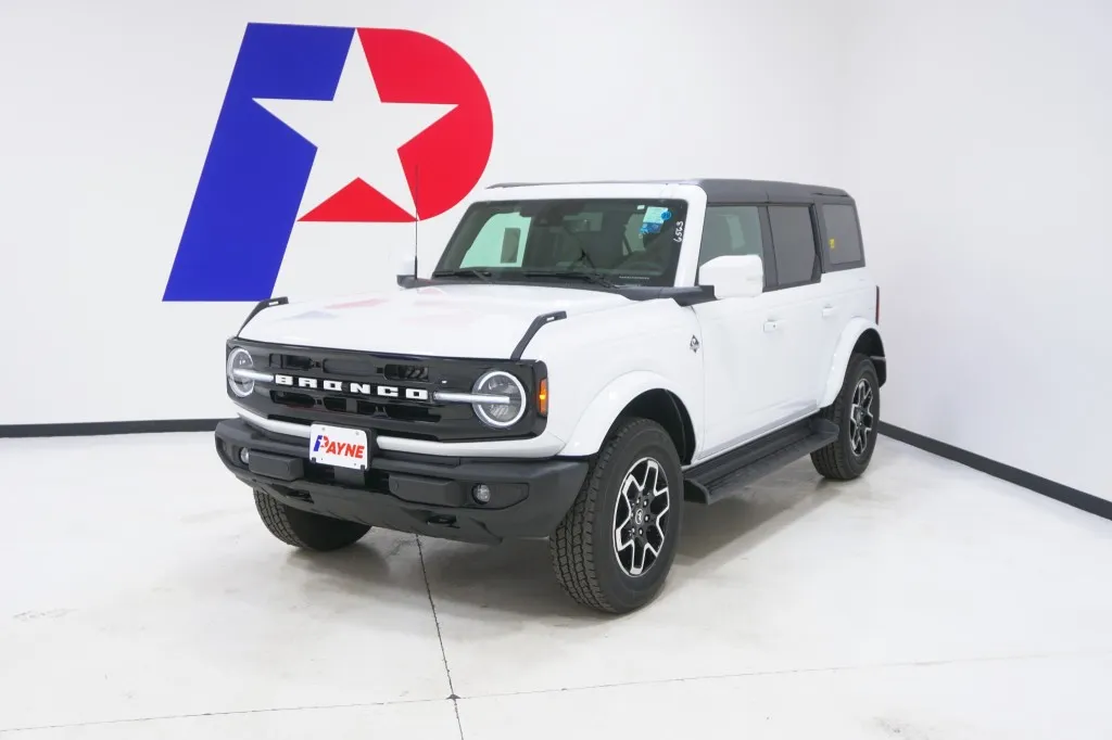 2025 Ford Bronco Outer Banks