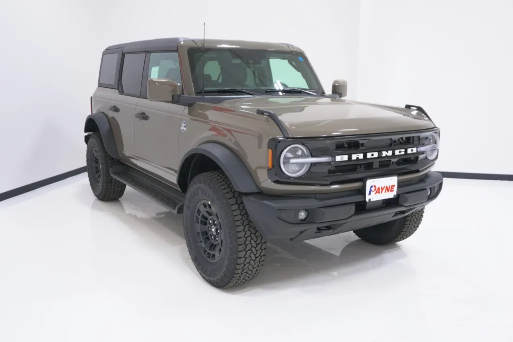 2026 Ford Bronco Outer Banks