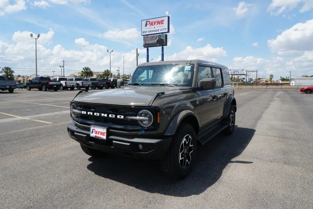 2026 Ford Bronco Outer Banks