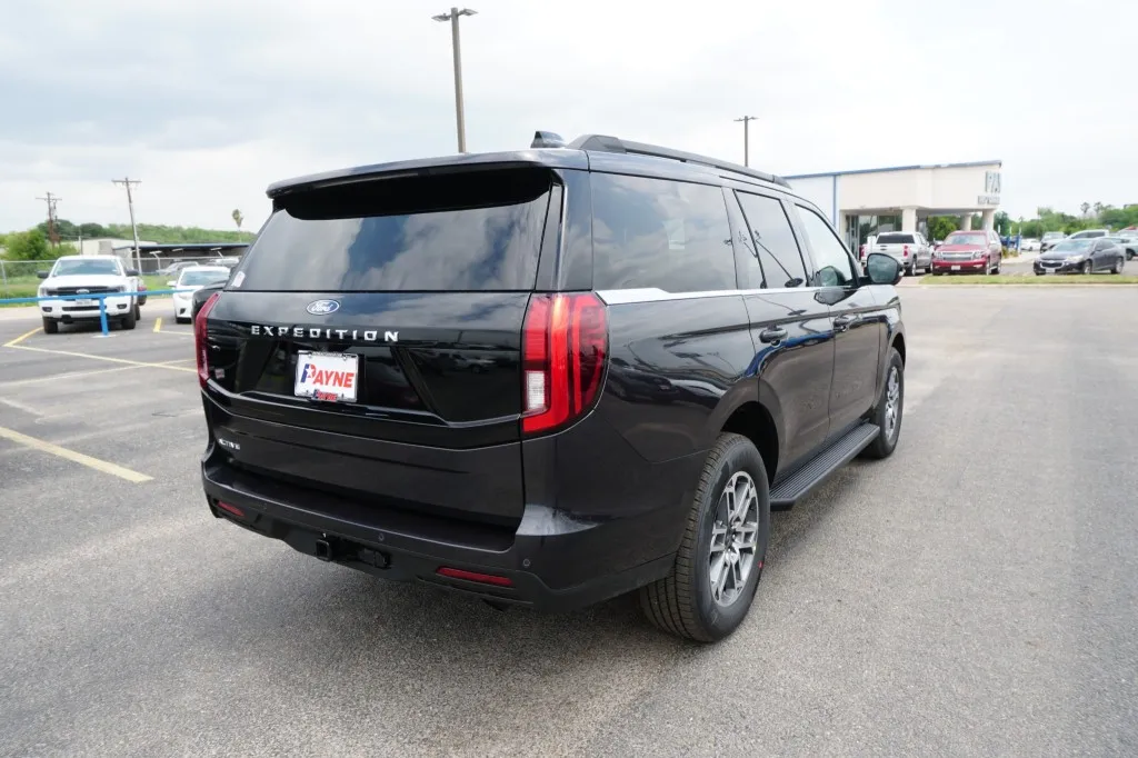 2026 Ford Expedition Active