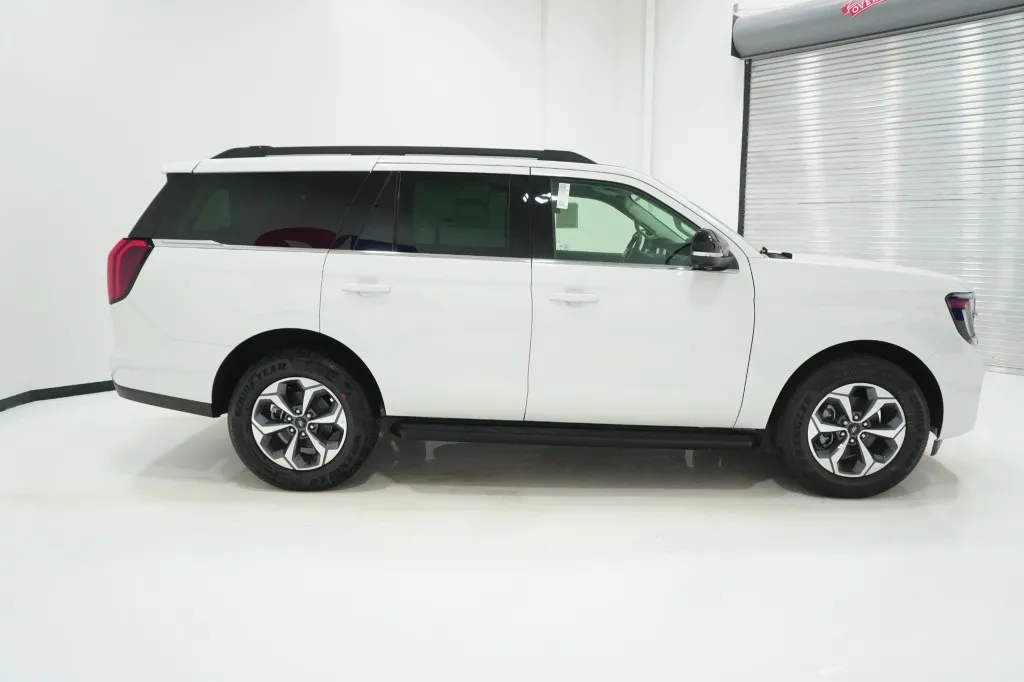 2027 Ford Expedition Active